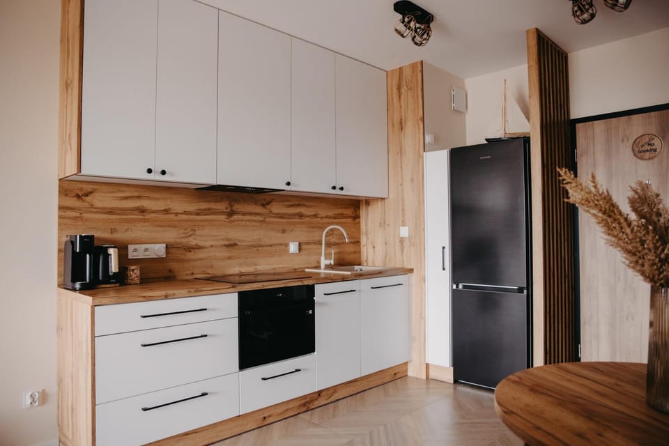 Coffee/tea facilities, Kitchen or kitchenette, dishwasher, stove