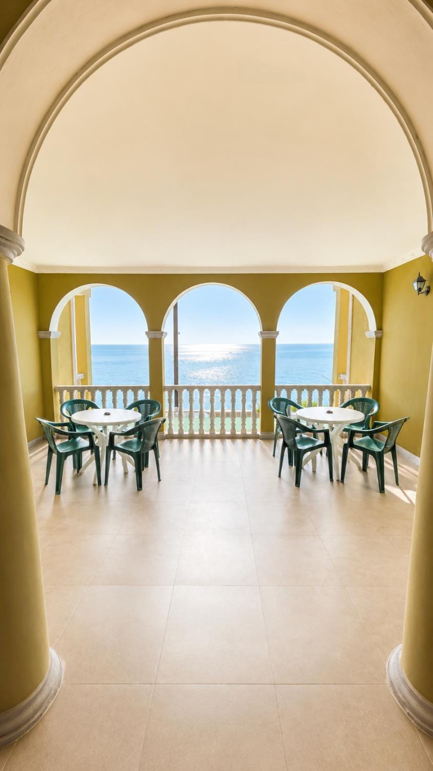 Communal lounge/ TV room, Balcony/Terrace, Sea view, Street view