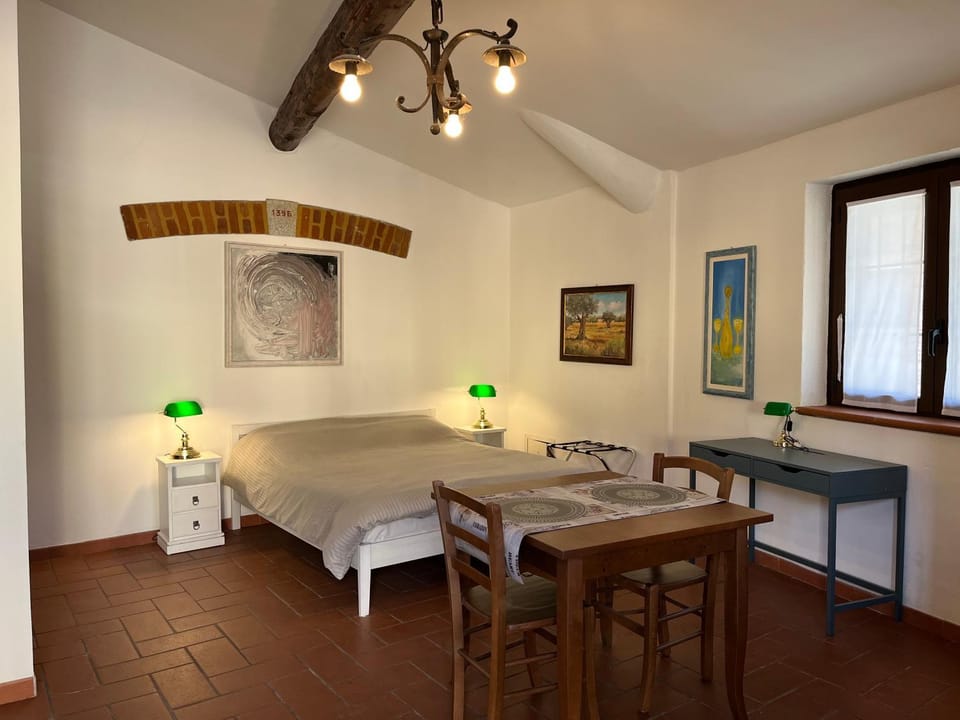 Shower, Toilet, TV and multimedia, Photo of the whole room, Seating area, Dining area, Garden view, Inner courtyard view, bidet, wardrobe, air conditioner