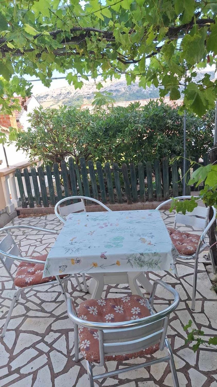 Day, Garden view