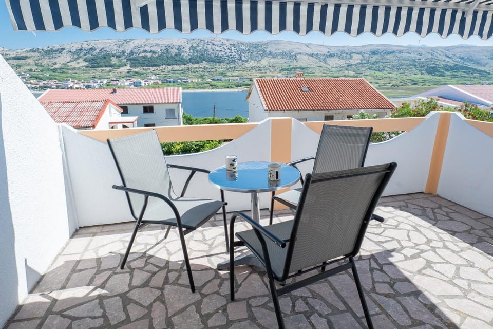 Day, Balcony/Terrace, Seating area, Mountain view