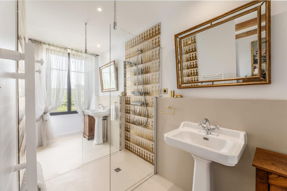 Shower, Bathroom, towels