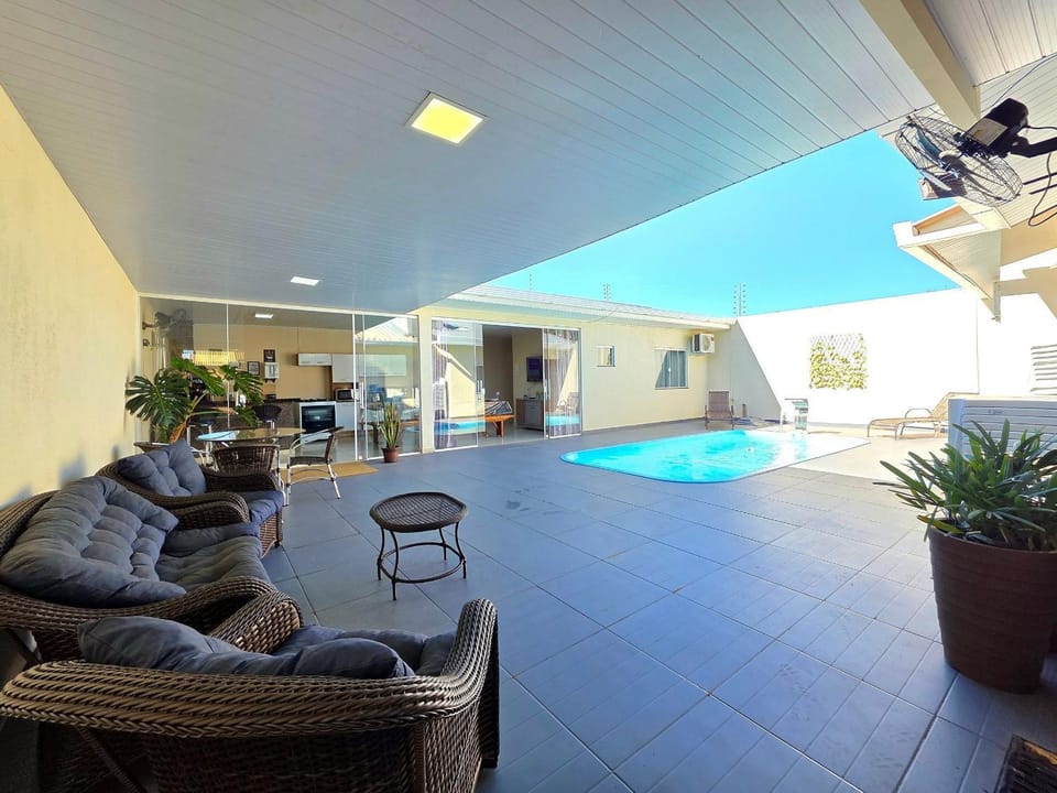 Casa 2 Suítes + 2 quartos piscina e churrasqueira House in Foz do Iguaçu