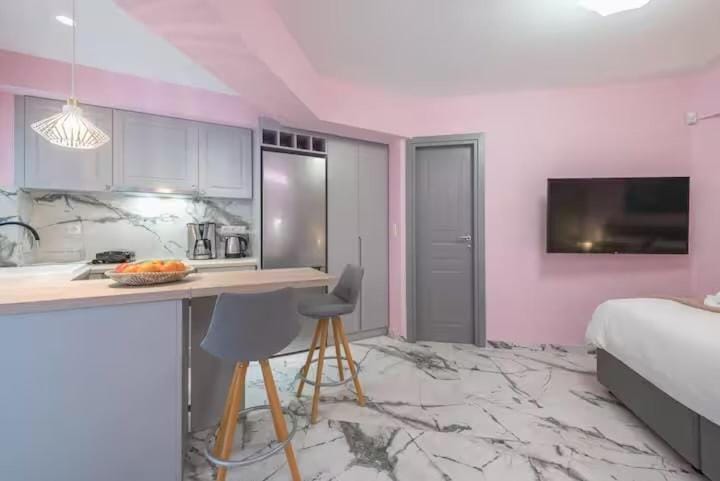 The Courtyard Oasis Apartment in Kallithea