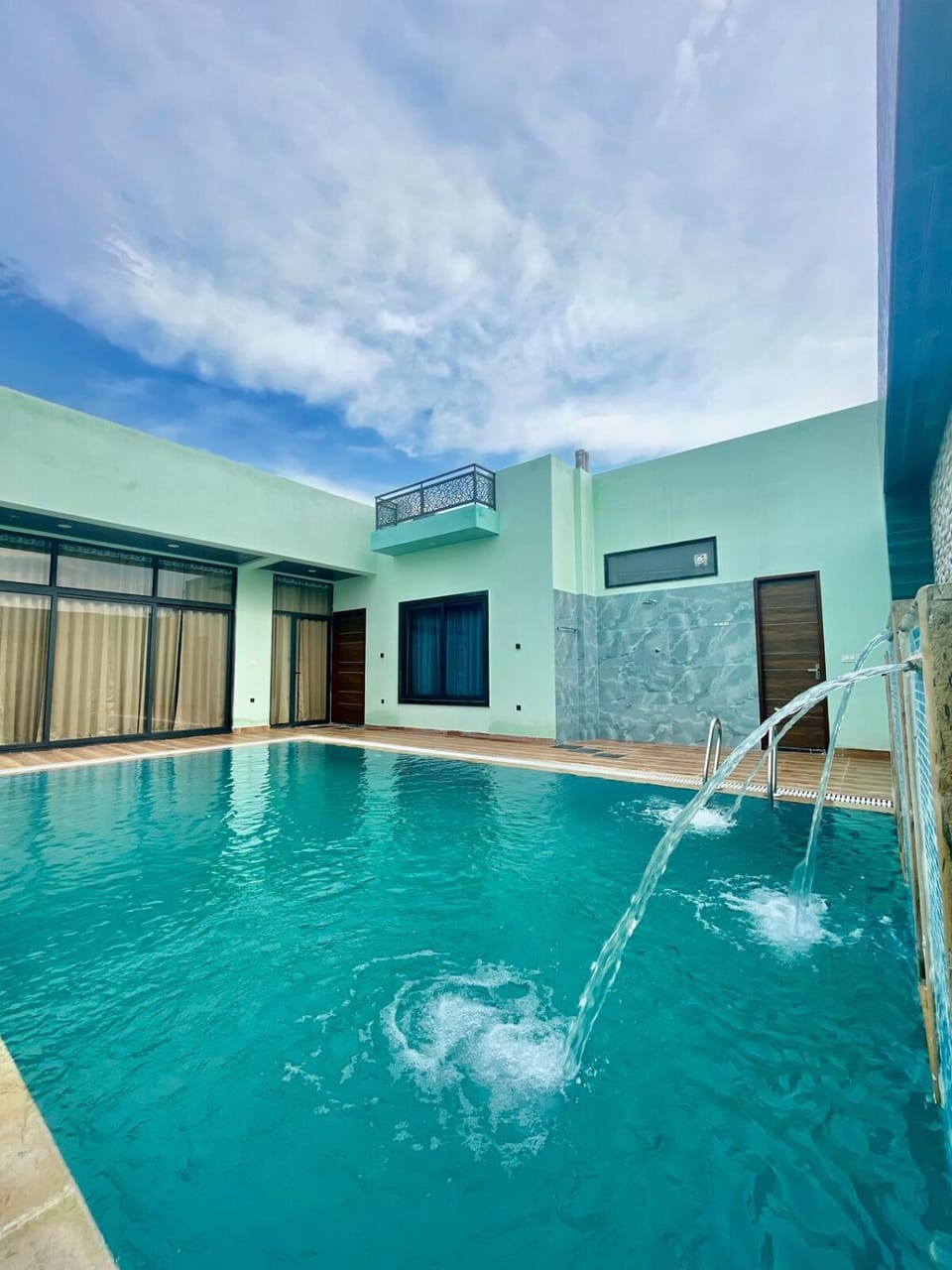 ZenRoofs - Pool Farm House Villa in Jaipur