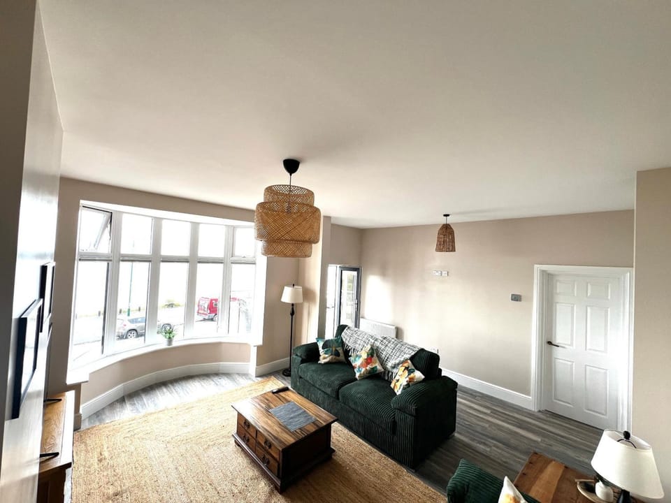 Living room, Photo of the whole room, Seating area