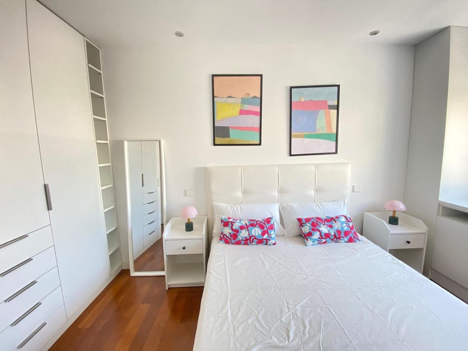 Bed, Photo of the whole room, Bedroom, wardrobe