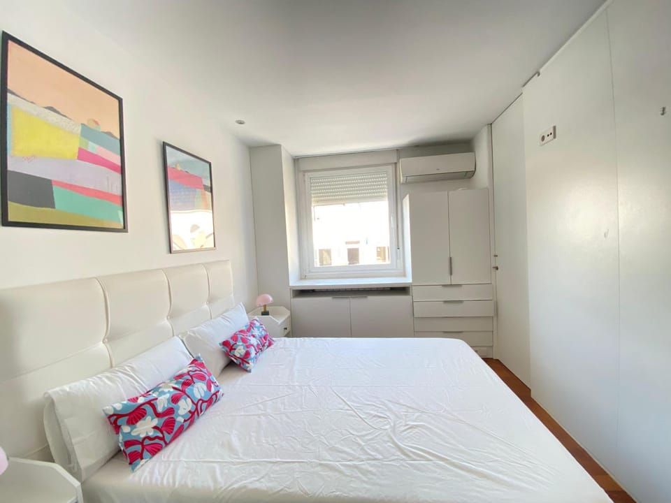 Bed, Photo of the whole room, Bedroom, wardrobe