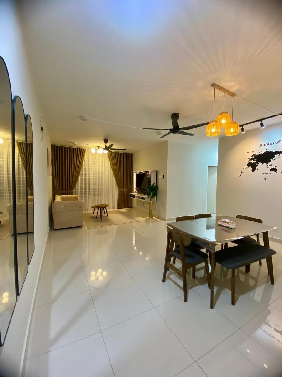 Living room, Dining area