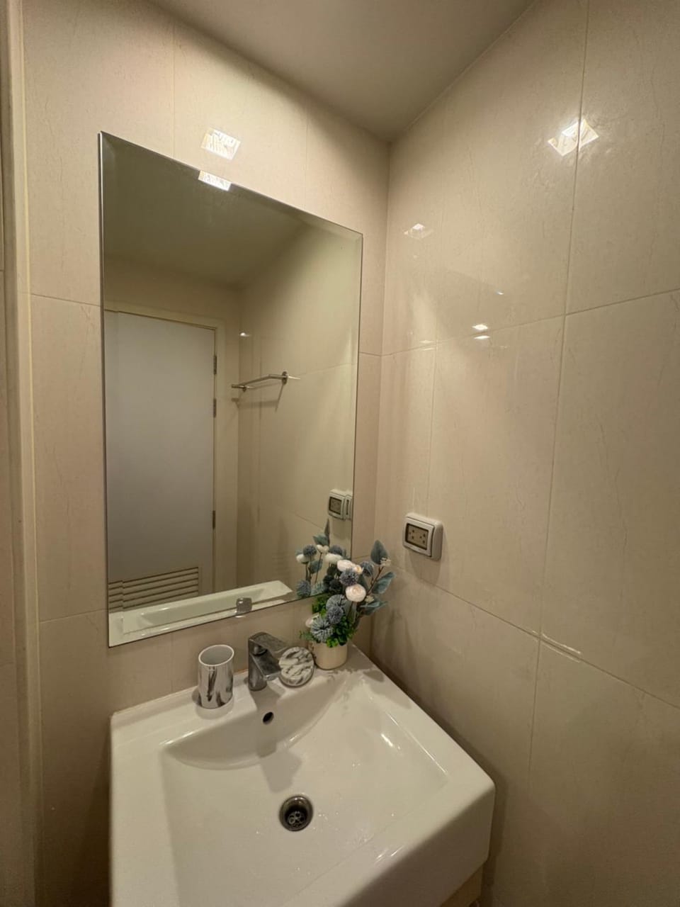 Welcome to warm room here have gym saona Netflix Apartment in Bangkok