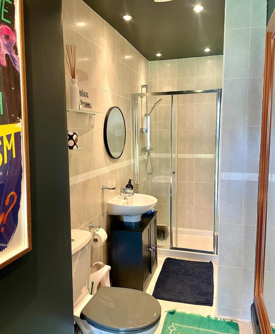 Shower, Toilet, Bathroom