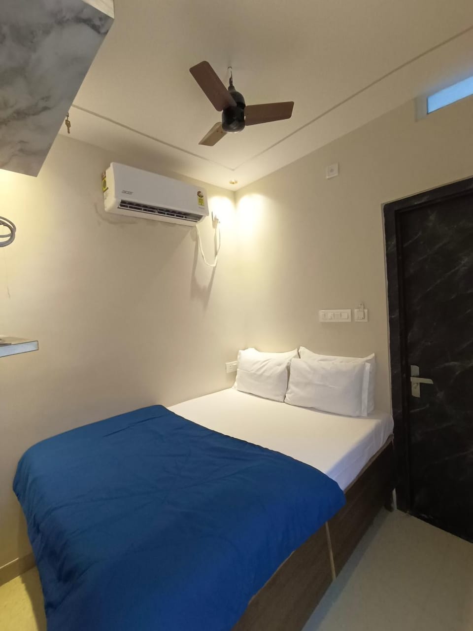 Bed, Bedroom, air conditioner