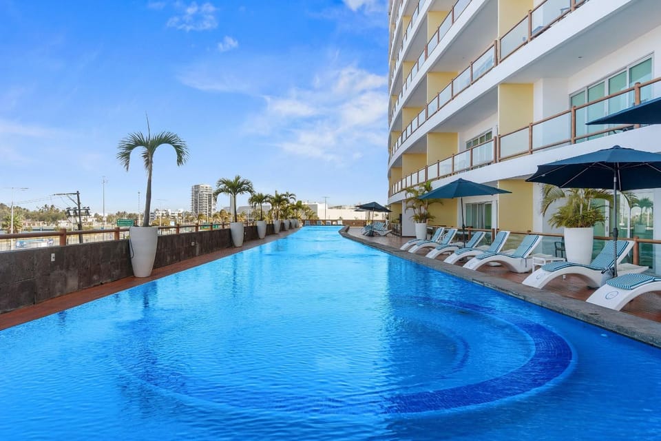Hot Tub, Coffee/tea facilities, Swimming pool, Swimming pool
