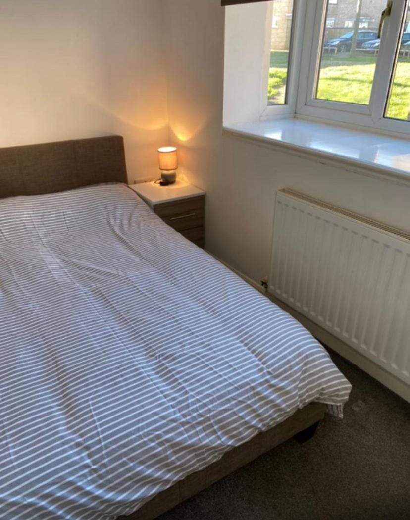 City breaks Corby Double en-suite room in shared fully equipped cosy house for long & short stays Vacation rental in Corby
