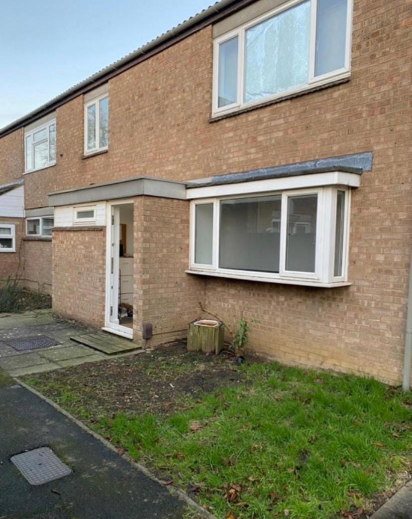 Property building, Neighbourhood, Garden, Garden view