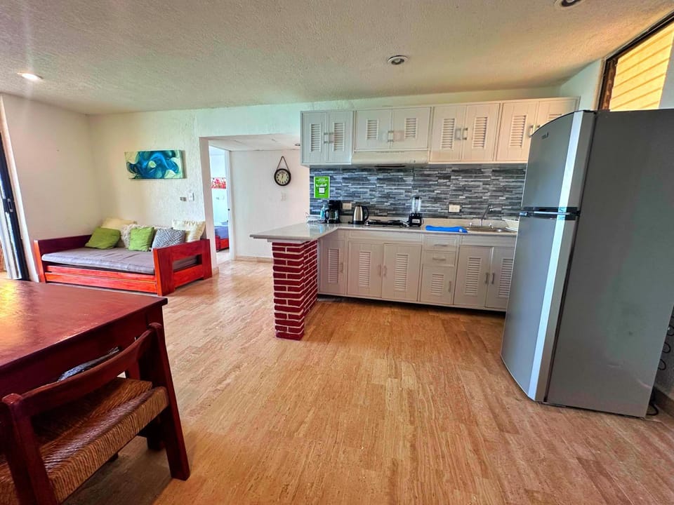 Kitchen or kitchenette, Living room