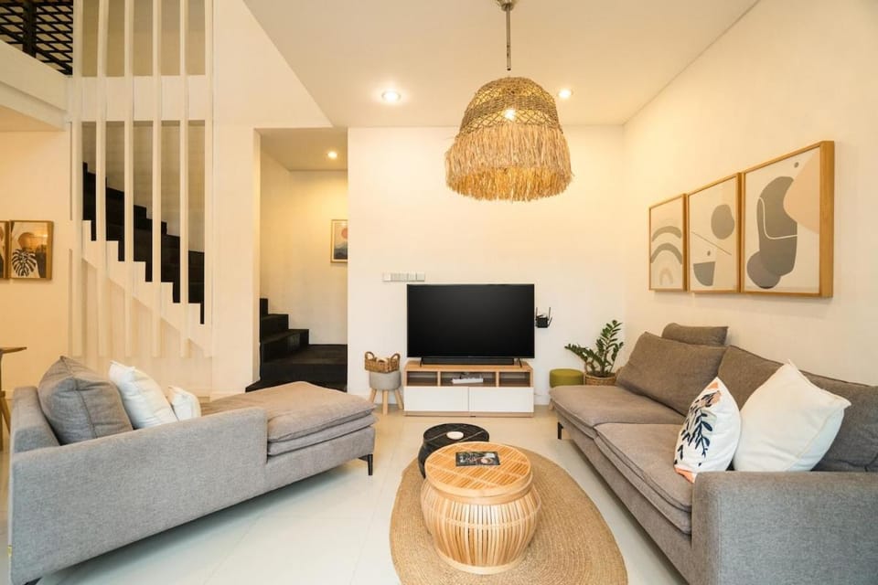 Communal lounge/ TV room, TV and multimedia, Living room, Seating area