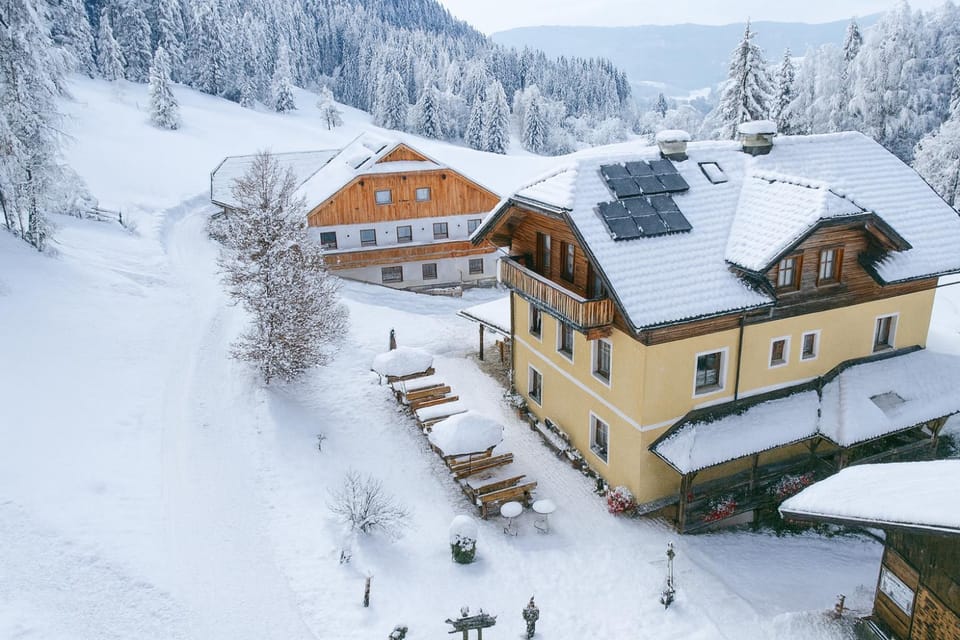 Property building, Skiing