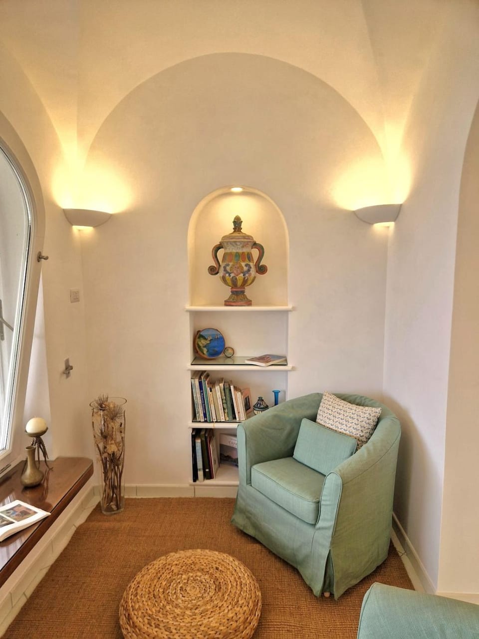 Library, Living room, Seating area
