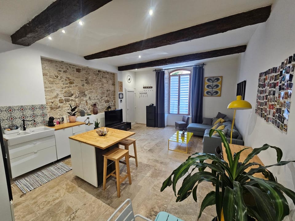 Appartement T2 charmant, calme, terrasse & parking Apartment in Avignon