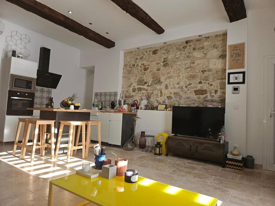 Appartement T2 charmant, calme, terrasse & parking Apartment in Avignon