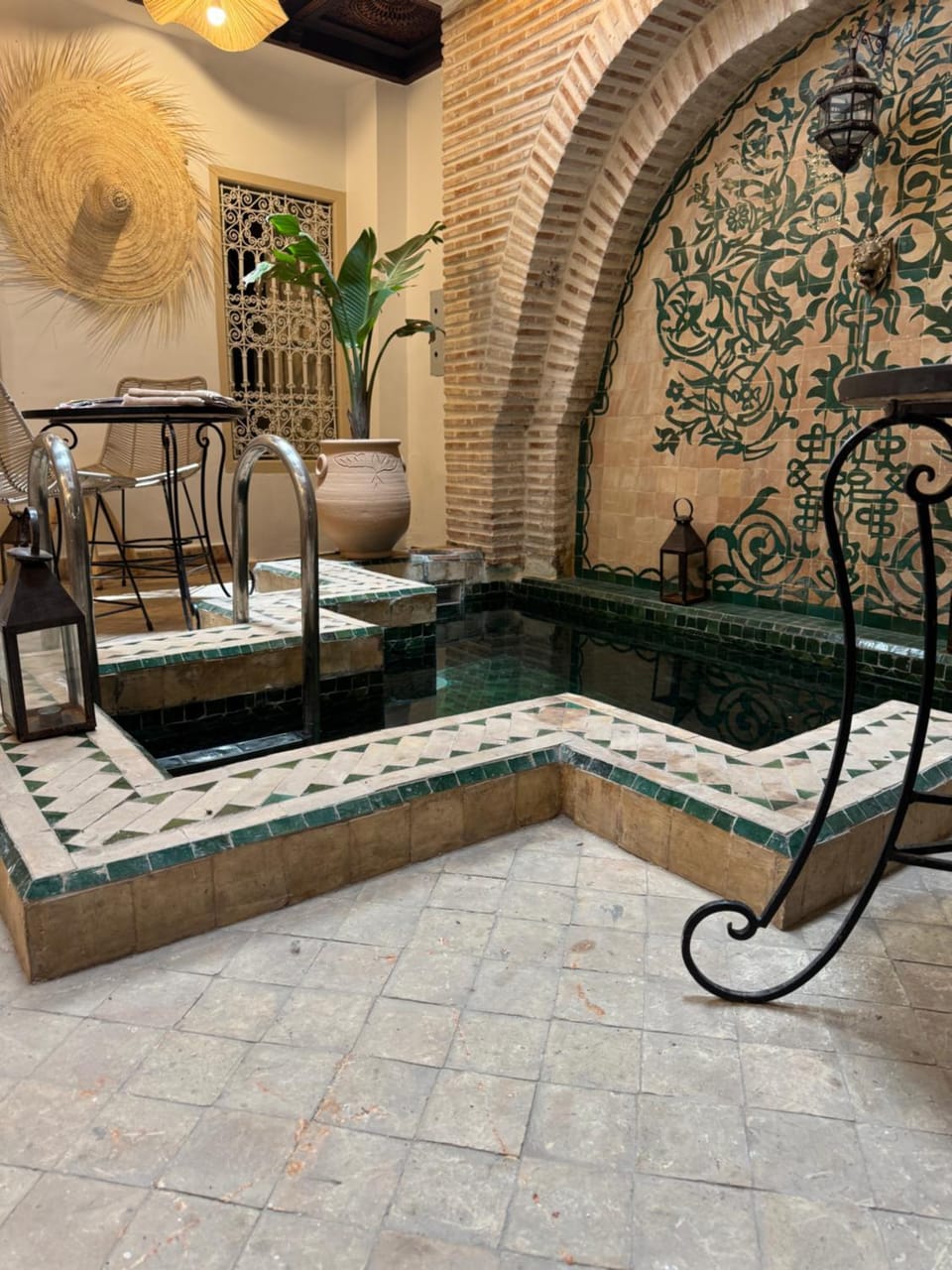 Living room, Seating area, Pool view, Swimming pool, sunbed