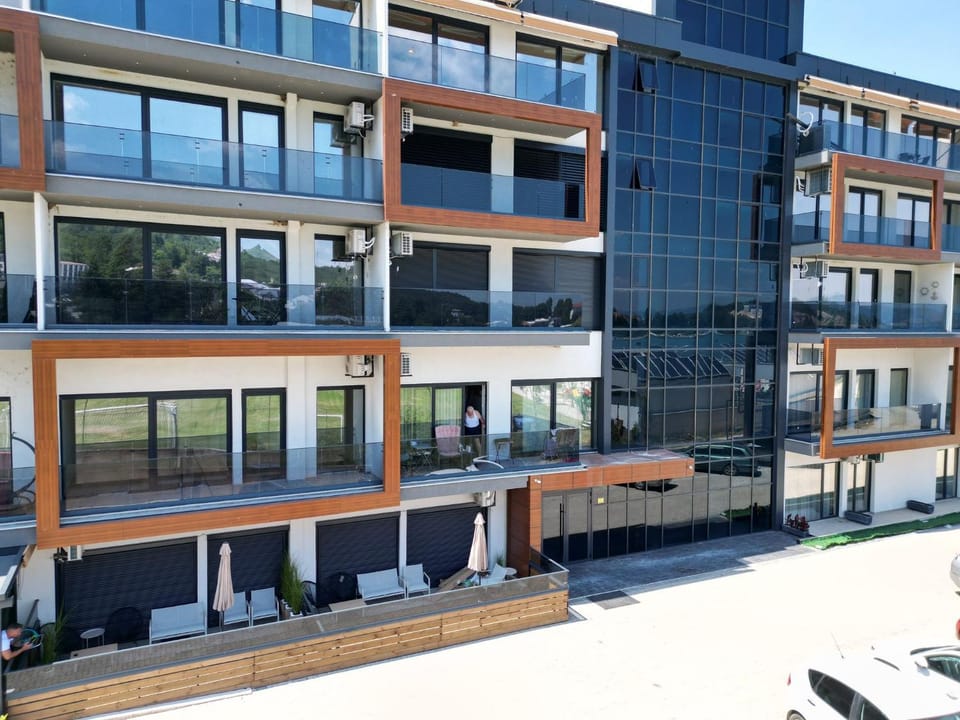 IBF Lake Suite Apartment in Municipality of Ohrid, North Macedonia