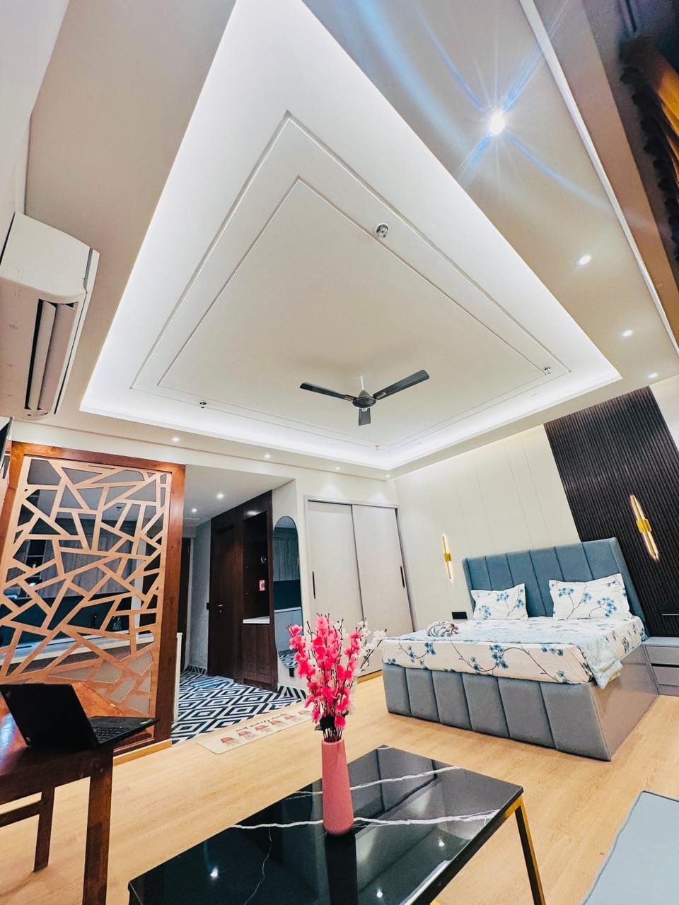 The Florist Stay in Noida Apartment in Noida