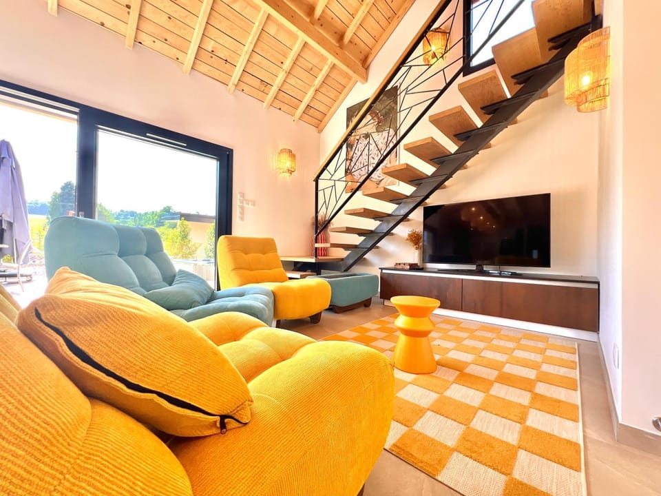 Communal lounge/ TV room, Living room