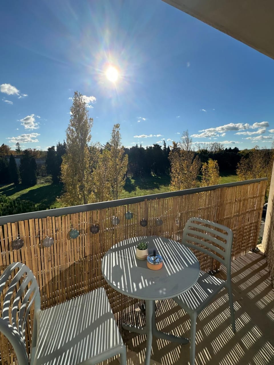 View (from property/room), Balcony/Terrace, Dining area