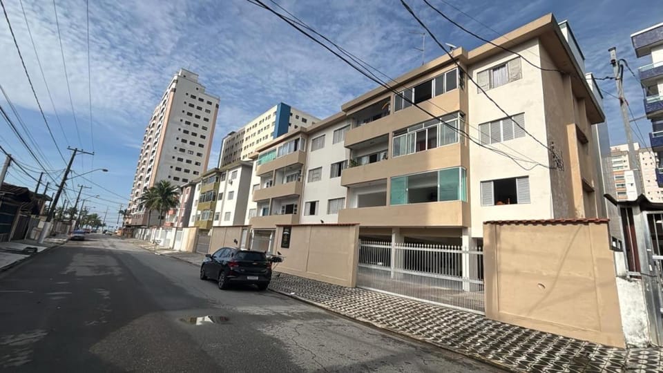 Apto Vista Mar Vila Mirim garagem Wi-Fi Apartment in State of São Paulo