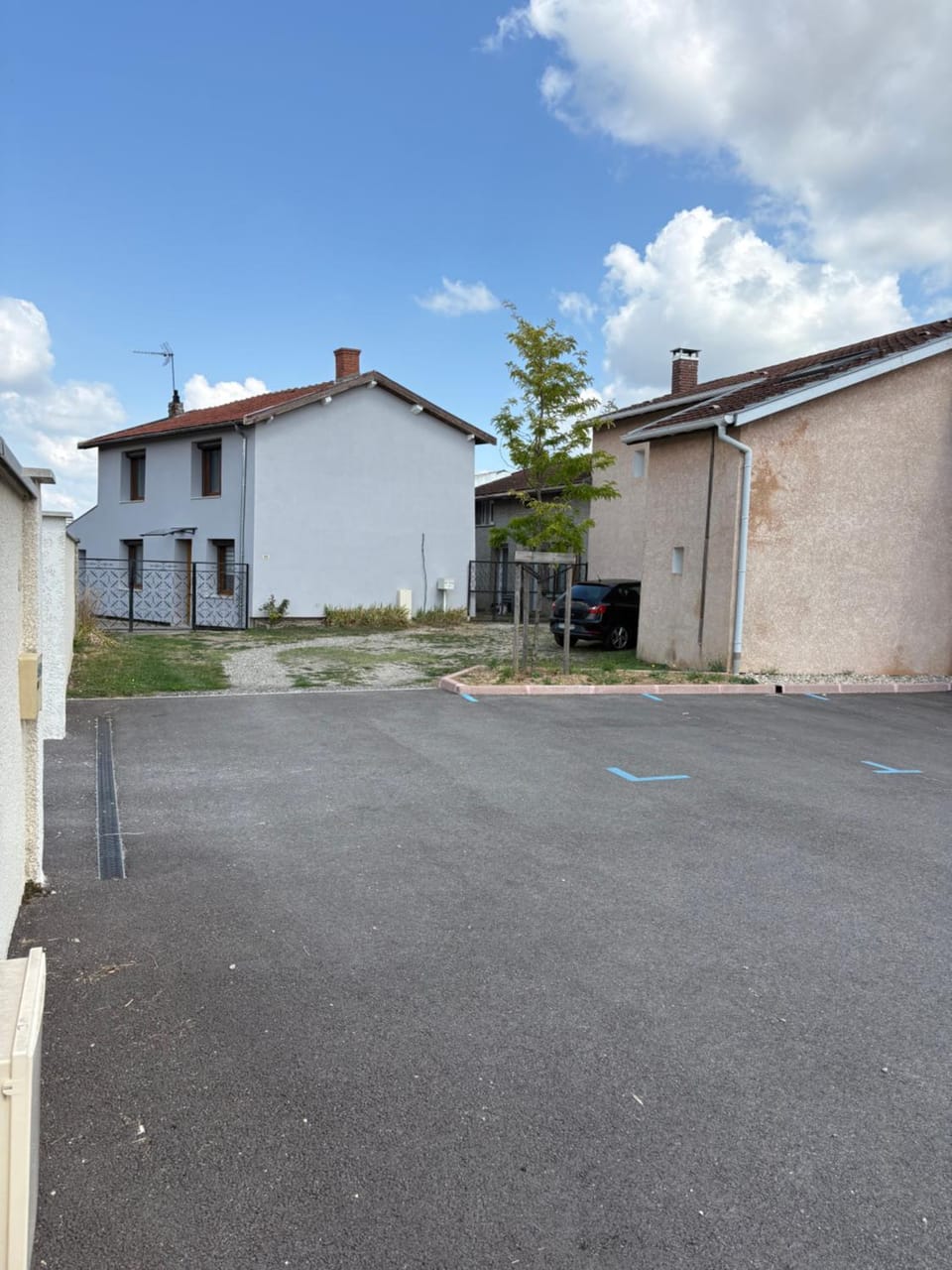 Property building, Street view, Parking