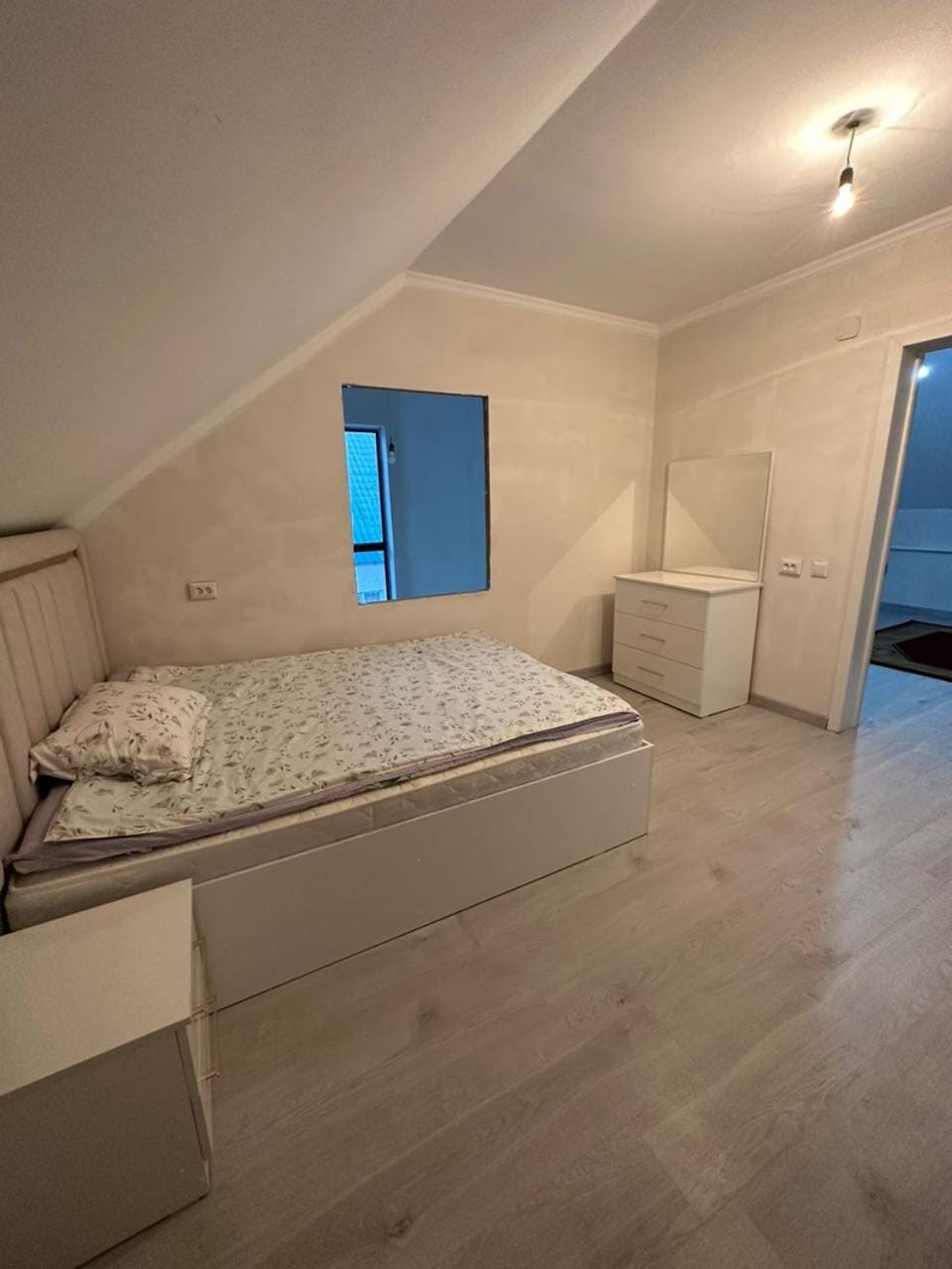 Bed, Photo of the whole room, Bedroom, wardrobe