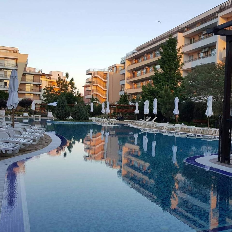 Luxury Penthouse Studio with Outdoor Hot Tub and Panoramic Views Apartment in Sunny Beach