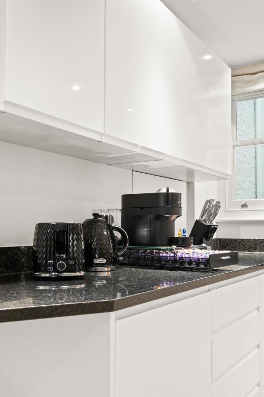 Coffee/tea facilities, Kitchen or kitchenette, toaster