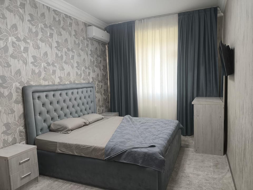 Bed, TV and multimedia, air conditioner