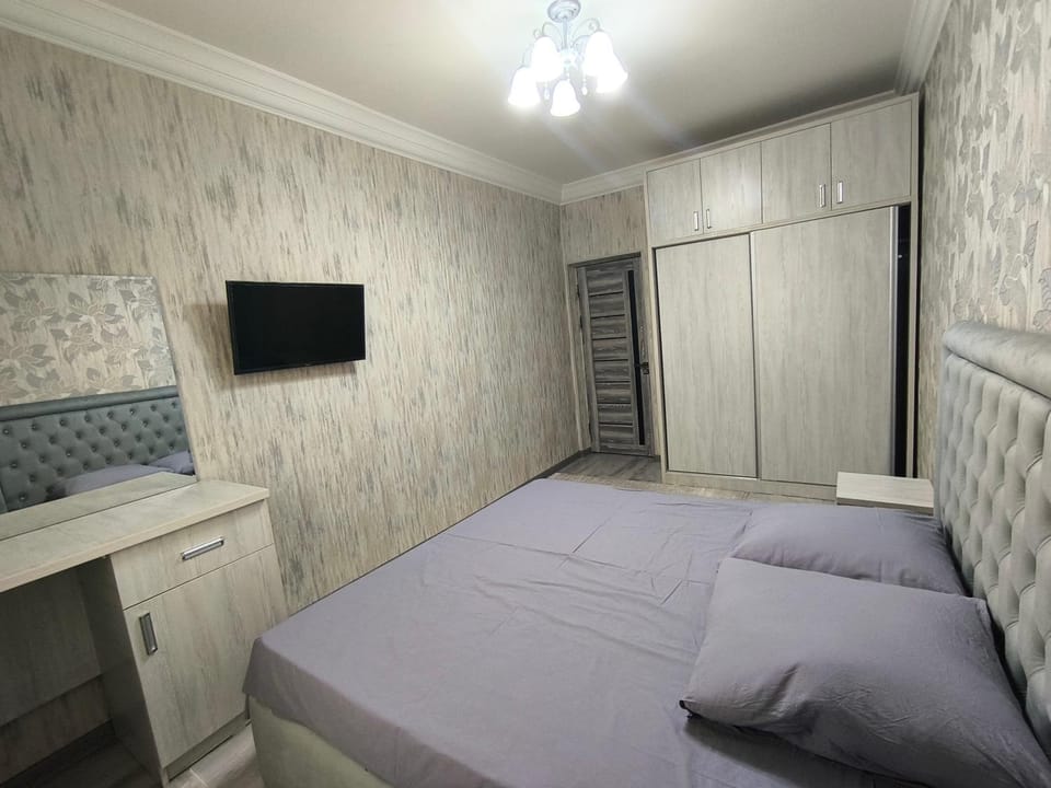Bed, TV and multimedia, Photo of the whole room, Bedroom, wardrobe