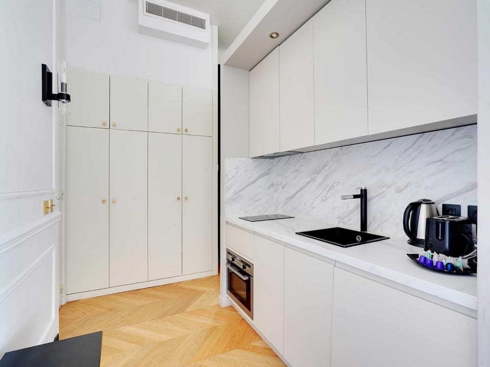 Coffee/tea facilities, Kitchen or kitchenette