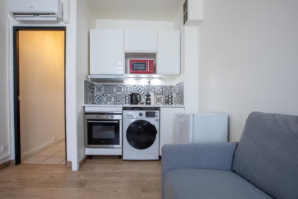 Kitchen or kitchenette, kitchen