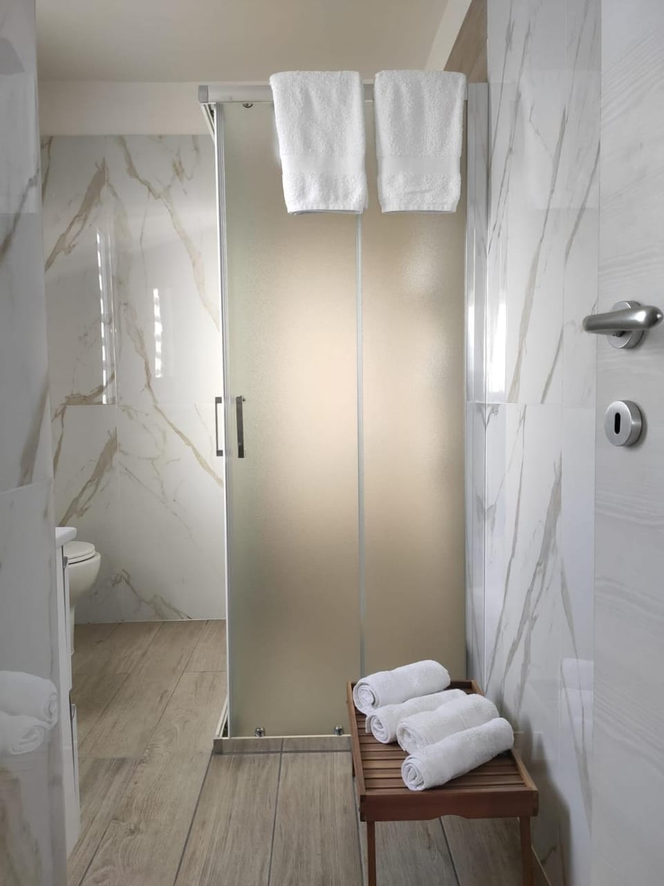 Shower, Bathroom, towels