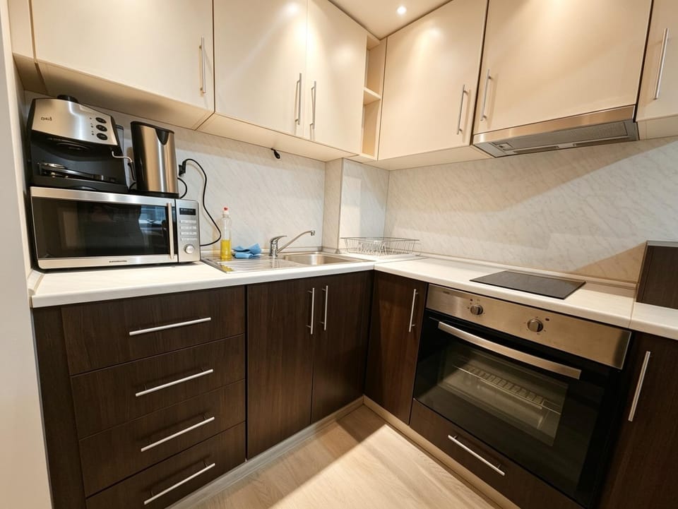 Kitchen or kitchenette, oven, stove