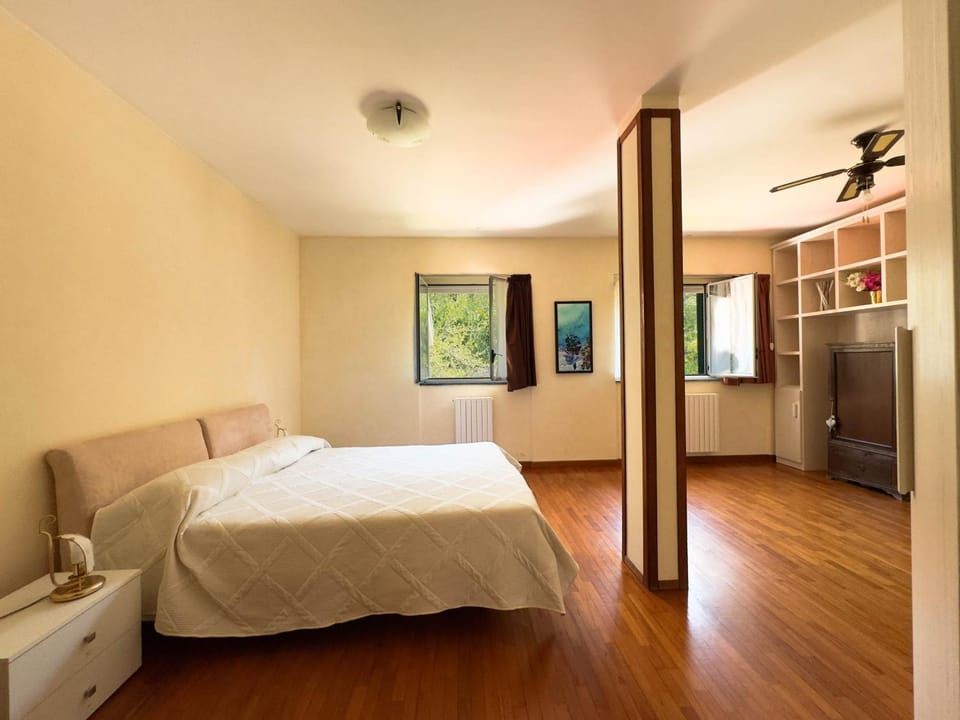 Bed, Photo of the whole room, Bedroom, wardrobe