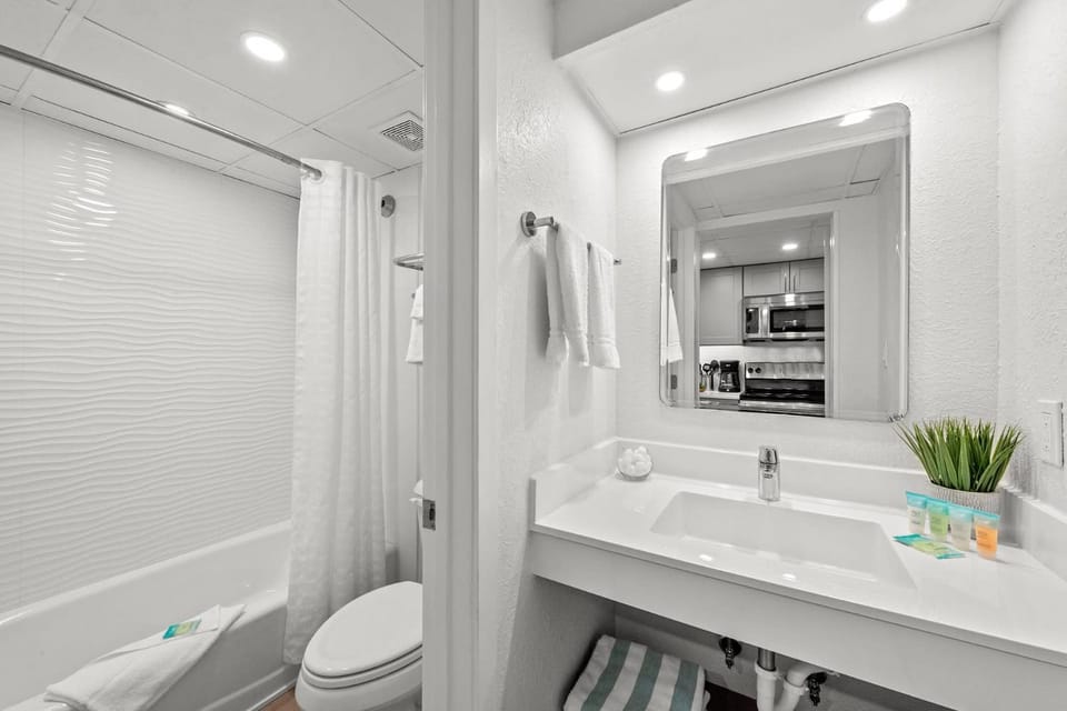 Briza By Casanita - Oceanfront Luxury Suite House in Myrtle Beach