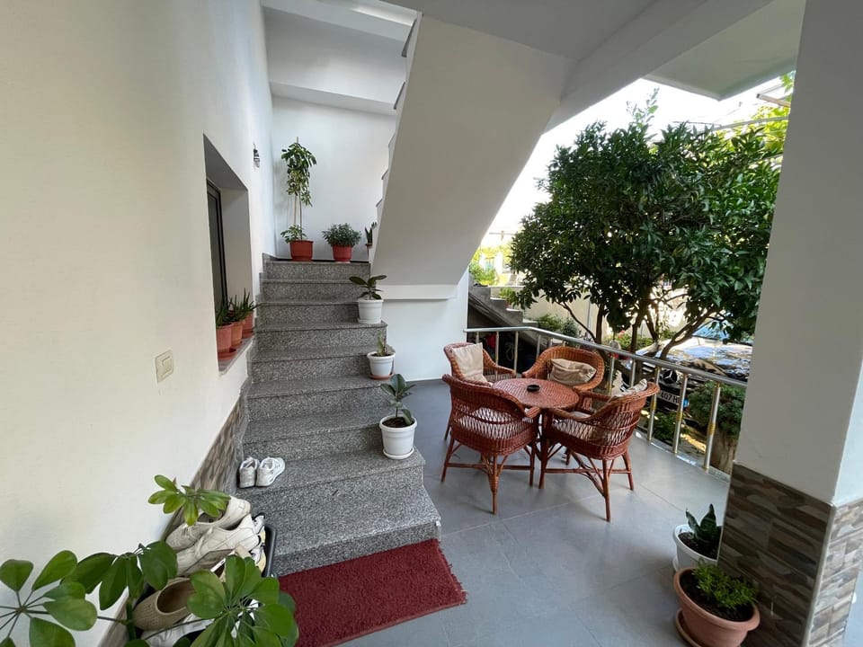 Patio, Spring, Day, Garden, View (from property/room), Balcony/Terrace, Seating area, Garden view