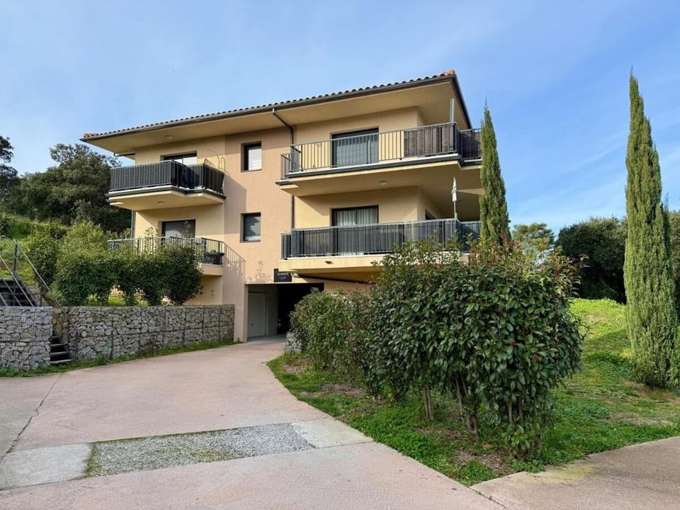PROPRIANO Charmant 2 pièces 46m2 avec Terrasse et balcon Apartment in Propriano