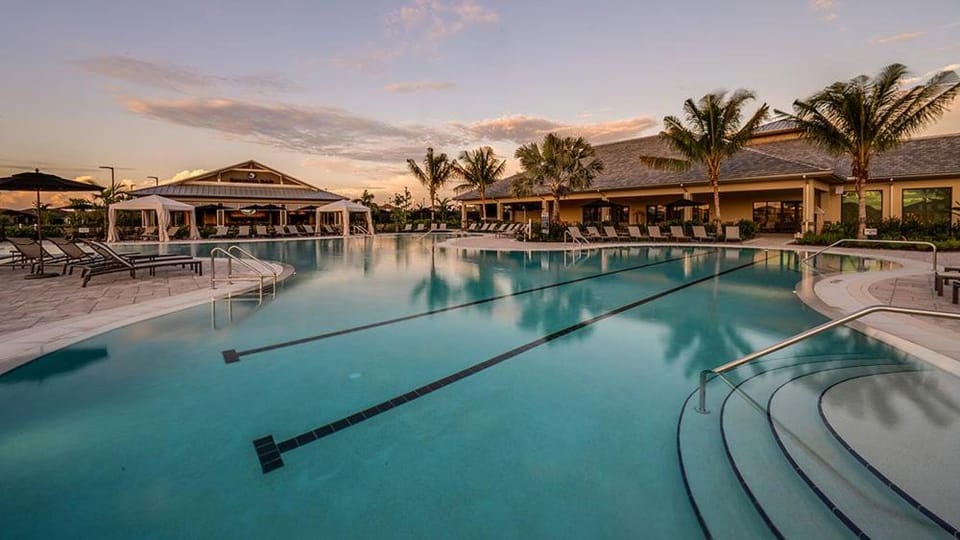Hot Tub, Swimming pool