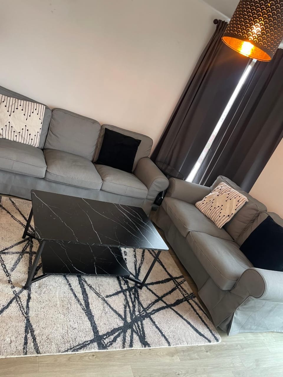 Living room, Seating area