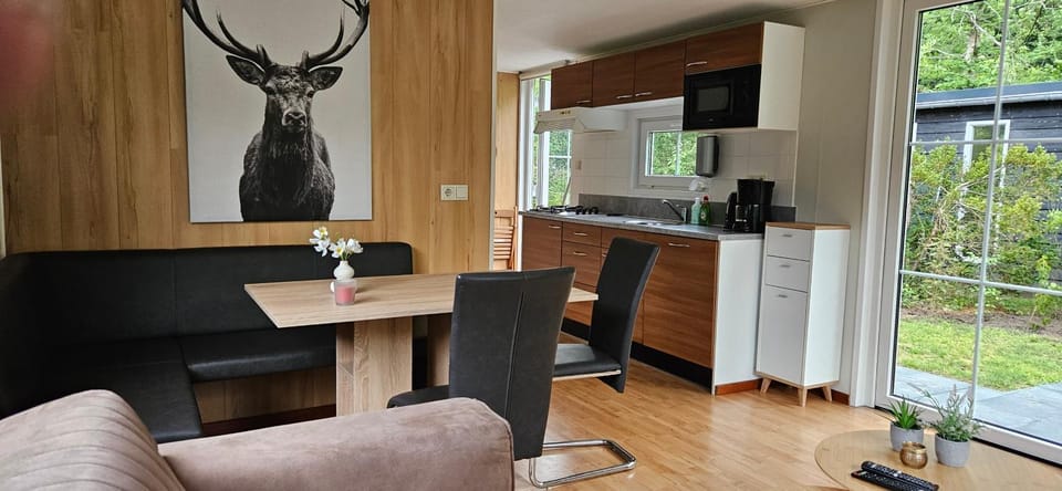De Kleine kriemelkuil-Het Koentje Chalet in Putten