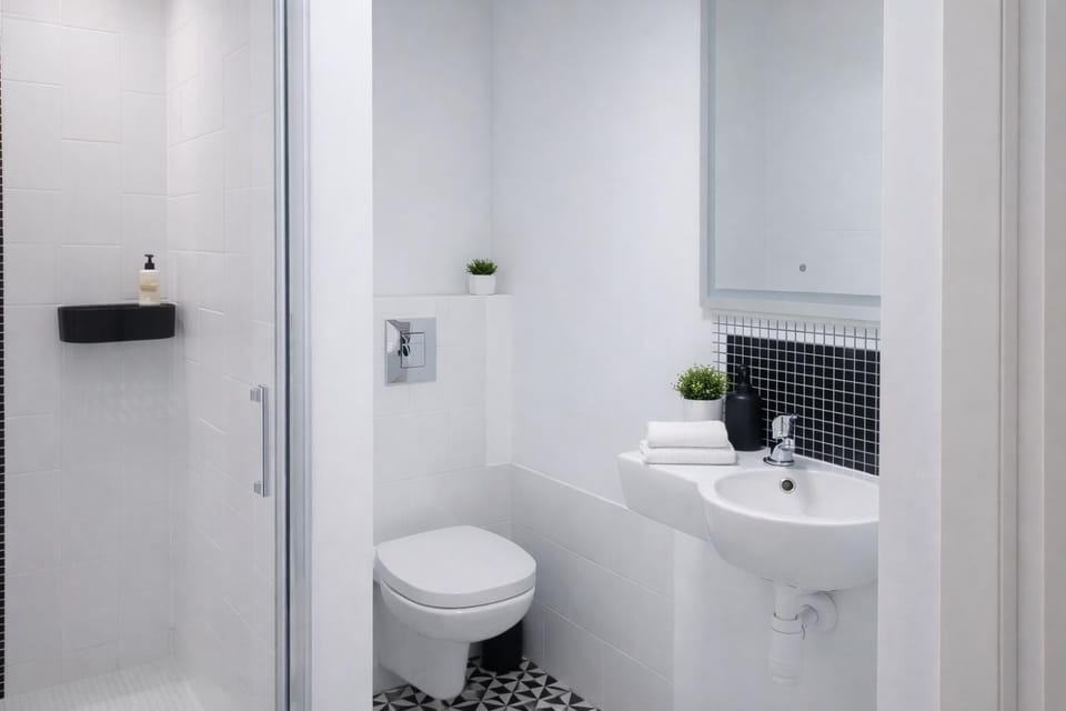 Shower, Toilet, Bathroom, towels