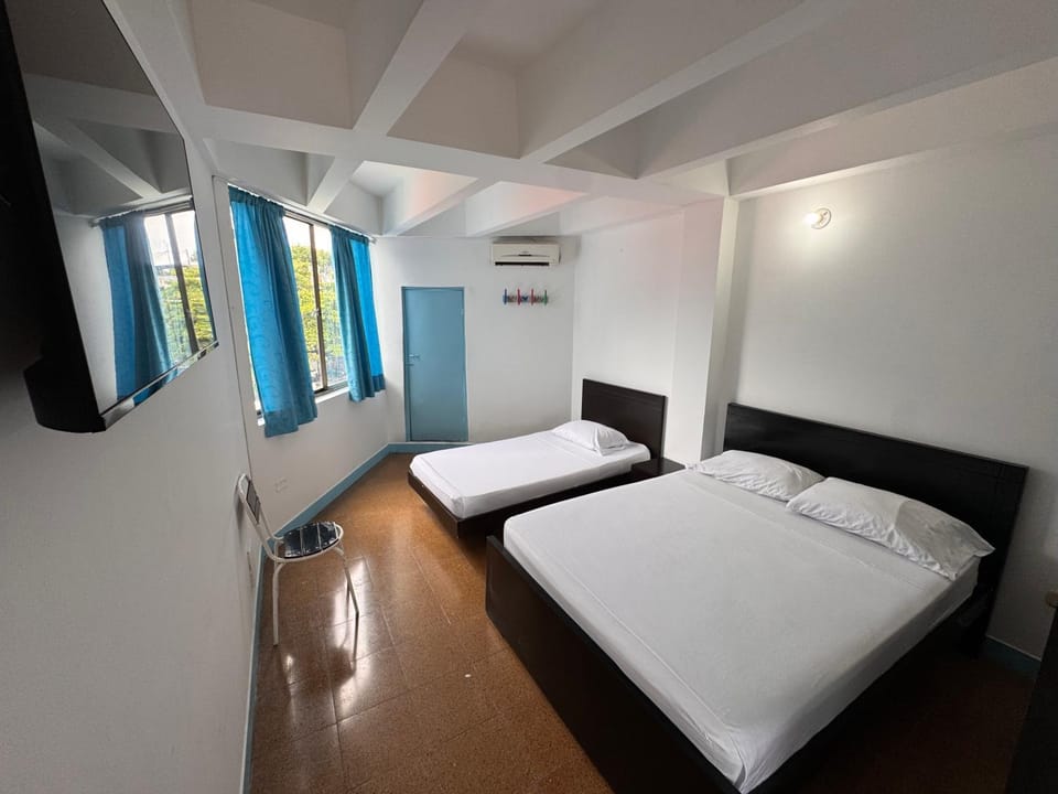 Bed, TV and multimedia, Photo of the whole room, Bedroom, internet